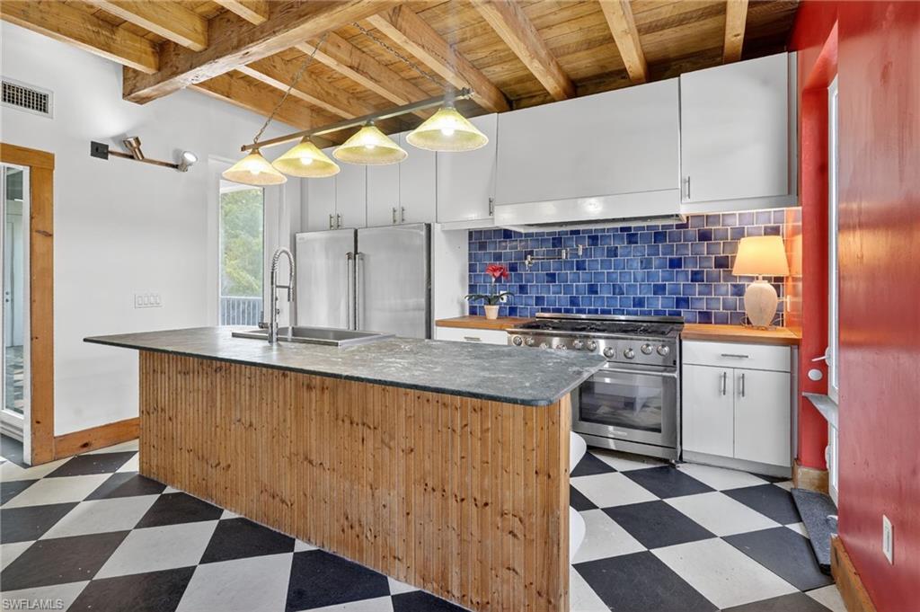 Fort Myers, Florida, 33916, United States, 3 Bedrooms Bedrooms, ,3 BathroomsBathrooms,Residential,For Sale,1917734