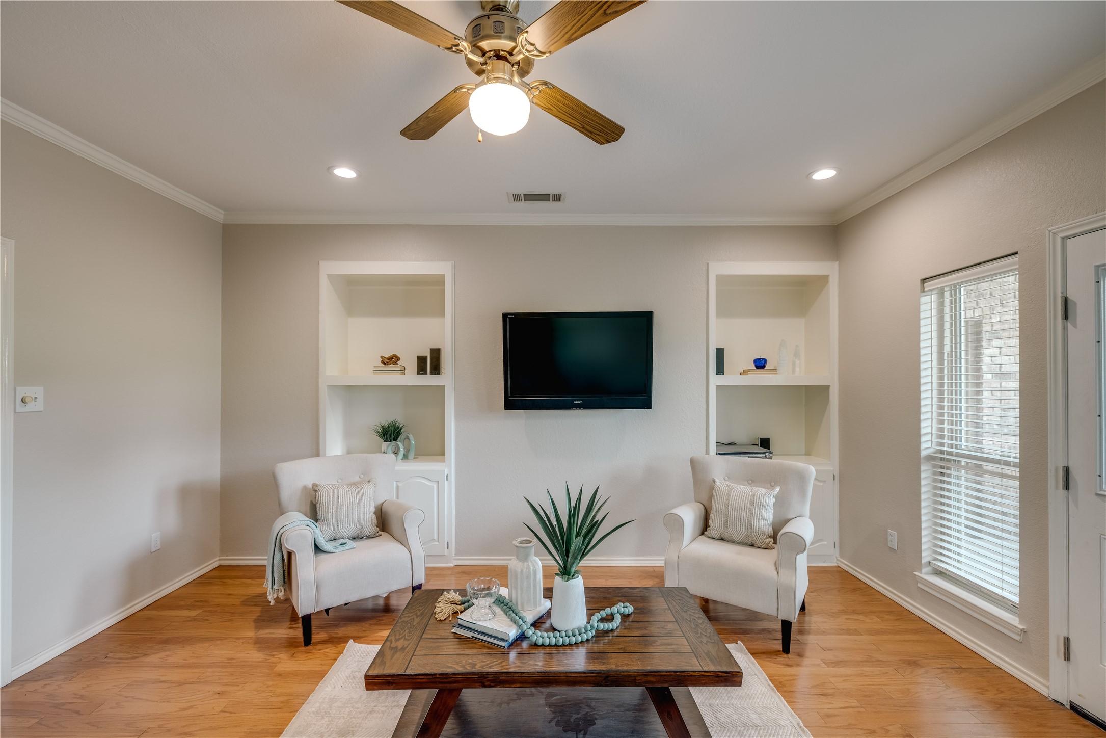 Fort Worth, Texas, 76116, United States, 4 Bedrooms Bedrooms, ,4 BathroomsBathrooms,Residential,For Sale,1926062