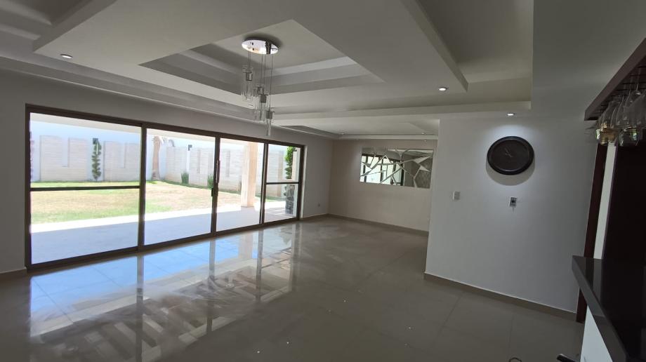 Circuito Primavera, Torreón, Coahuila de Zaragoza, 27018, Mexico, 3 Bedrooms Bedrooms, ,3 BathroomsBathrooms,Residential,For Sale,Circuito Primavera,1620692