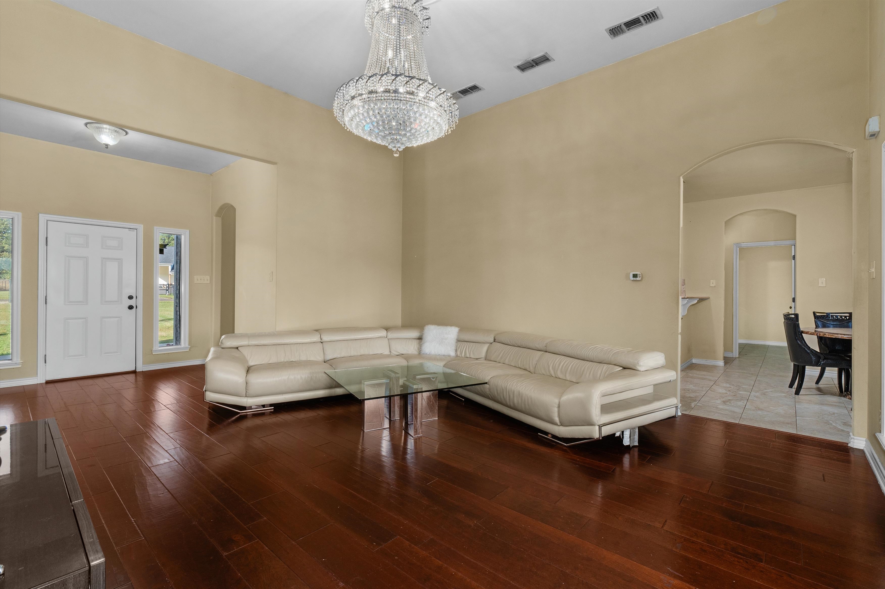 Henderson, Texas, 75654, United States, 5 Bedrooms Bedrooms, ,3 BathroomsBathrooms,Residential,For Sale,1983255