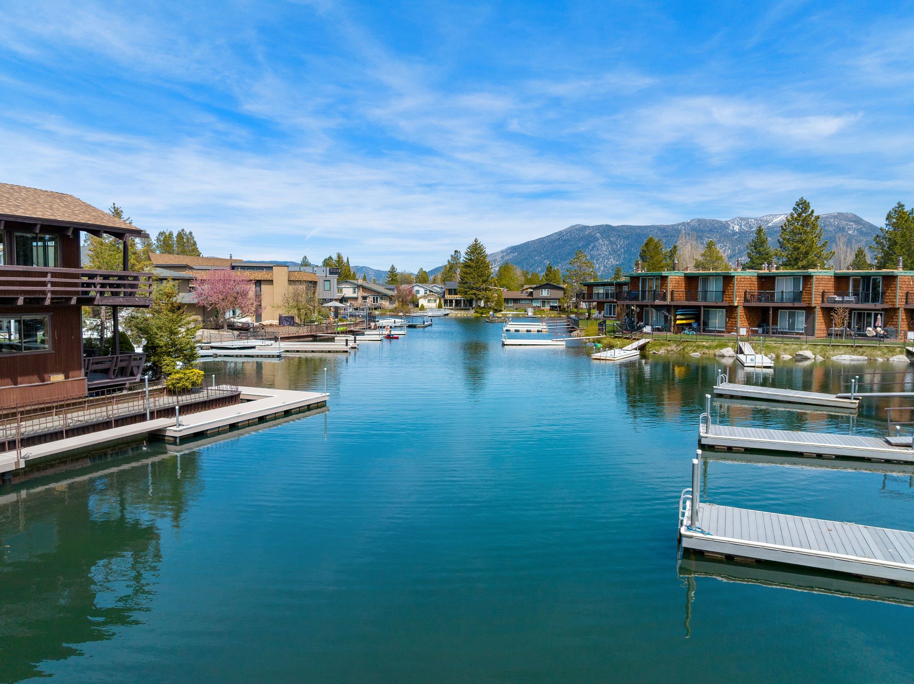 Tahoe Keys Charmer with Stunning Views - 物件實景