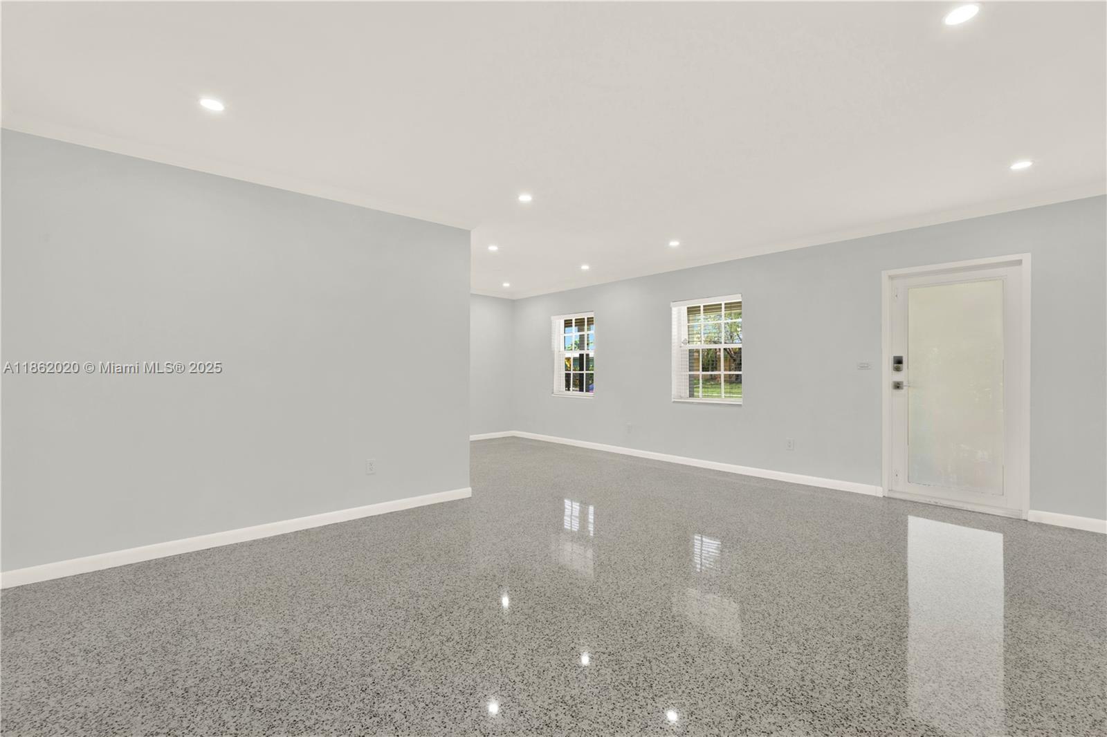 Miami, Florida, 33157, United States, 2 Bedrooms Bedrooms, ,1 BathroomBathrooms,Residential,For Sale,1932105