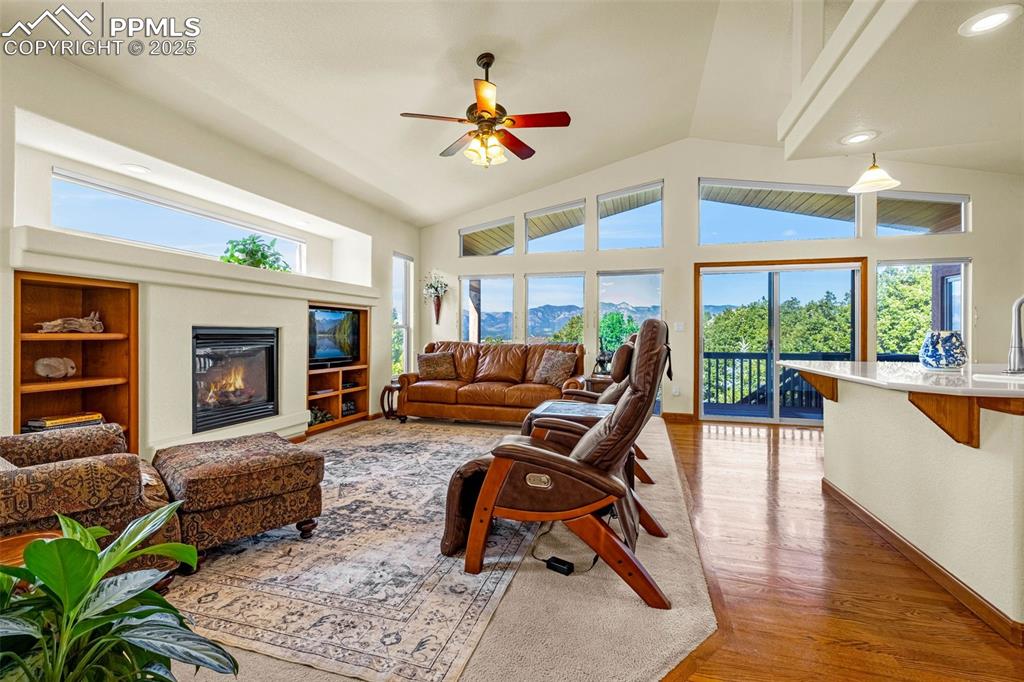 Colorado Springs, Colorado, 80921, United States, 3 Bedrooms Bedrooms, ,3 BathroomsBathrooms,Residential,For Sale,1947087