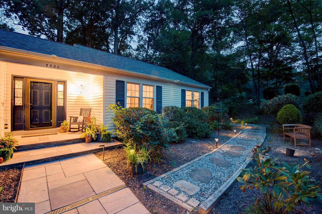 Fairfax, Virginia, 22030, United States, 3 Bedrooms Bedrooms, ,3 BathroomsBathrooms,Residential,For Sale,1904338