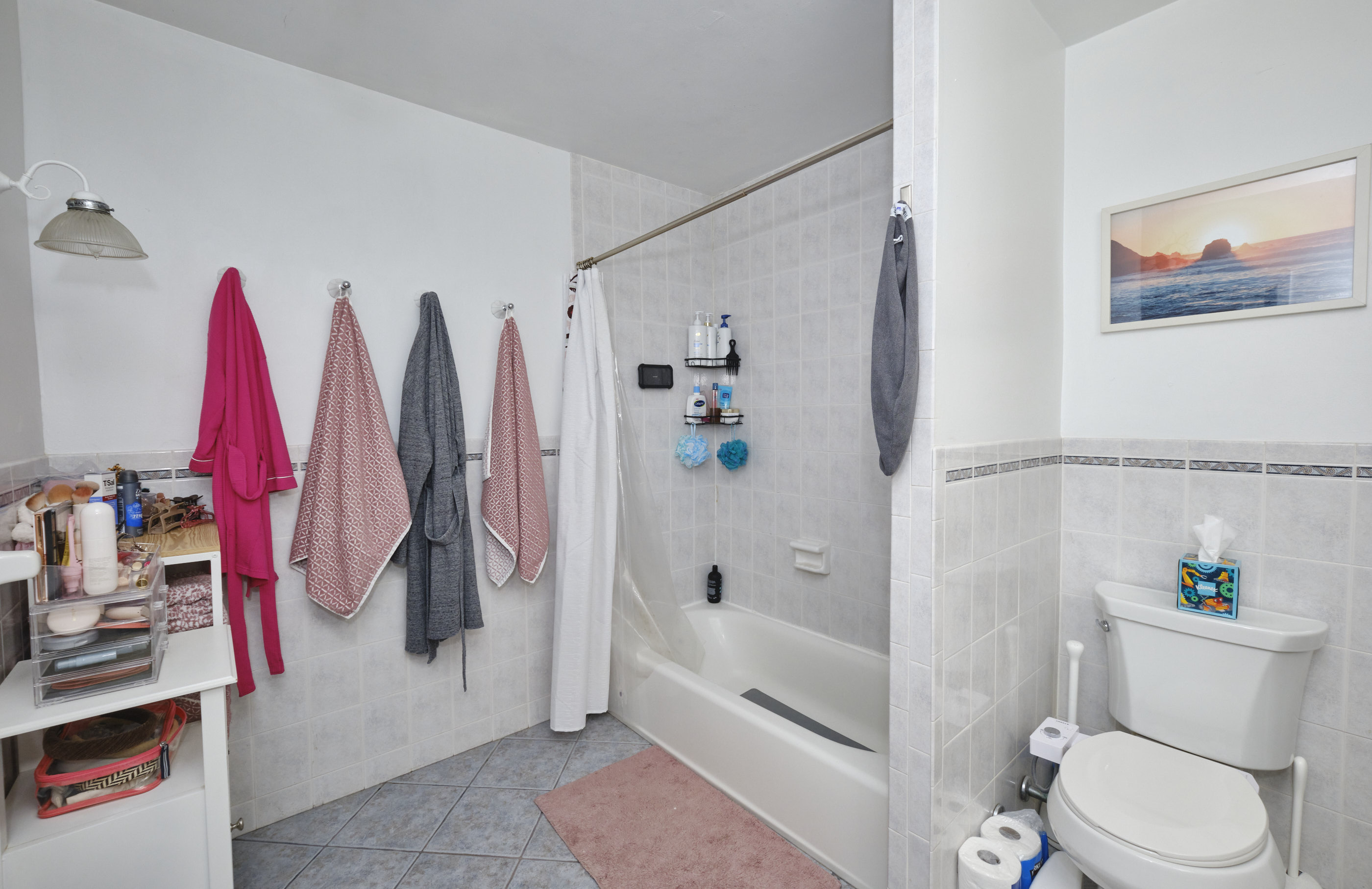 Floral Park, New York, 11001, United States, 3 Bedrooms Bedrooms, ,1 BathroomBathrooms,Residential,For Sale,1988885