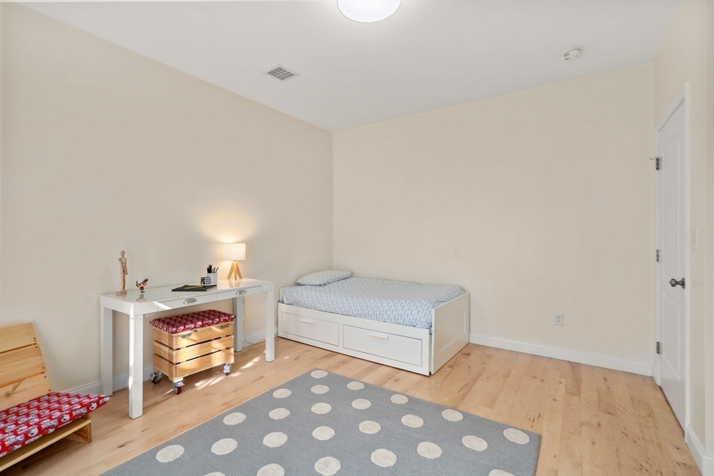 Boston, Massachusetts, 02128, United States, 3 Bedrooms Bedrooms, ,2 BathroomsBathrooms,Residential,For Sale,2002086