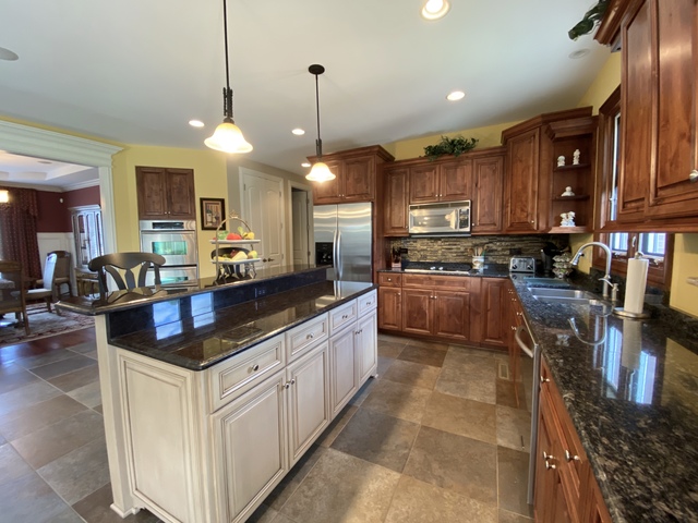 Mokena, Illinois, 60448, United States, 5 Bedrooms Bedrooms, ,4 BathroomsBathrooms,Residential,For Sale,1915819