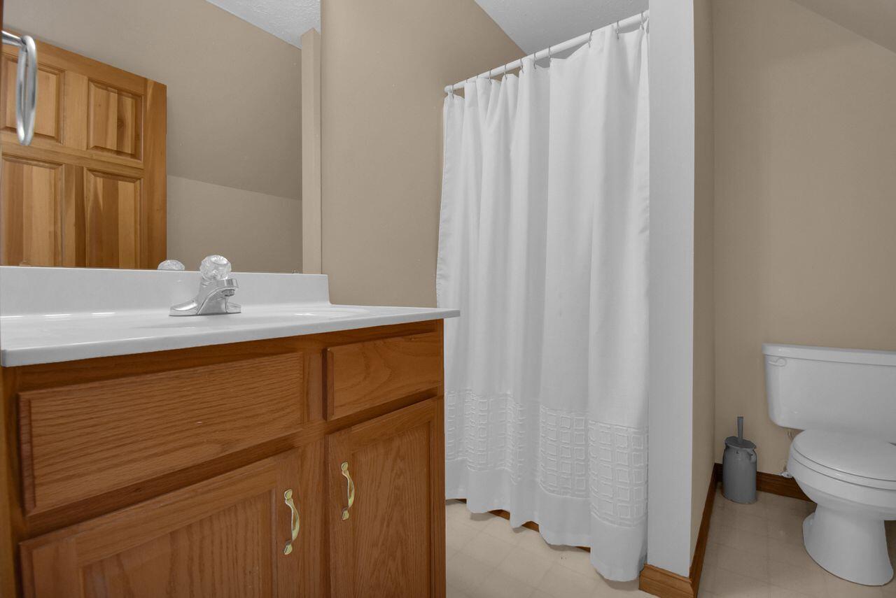 Dry Ridge, Kentucky, 41035, United States, 5 Bedrooms Bedrooms, ,4 BathroomsBathrooms,Residential,For Sale,1818074
