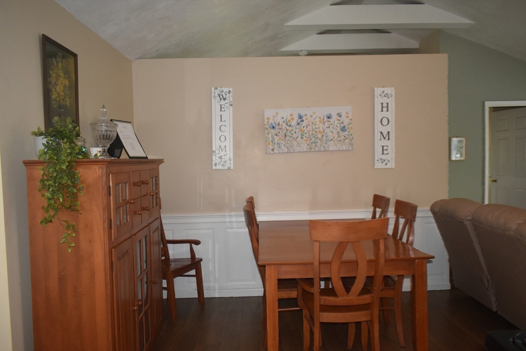 Spencer, Massachusetts, 01562, United States, 5 Bedrooms Bedrooms, ,4 BathroomsBathrooms,Residential,For Sale,1942925