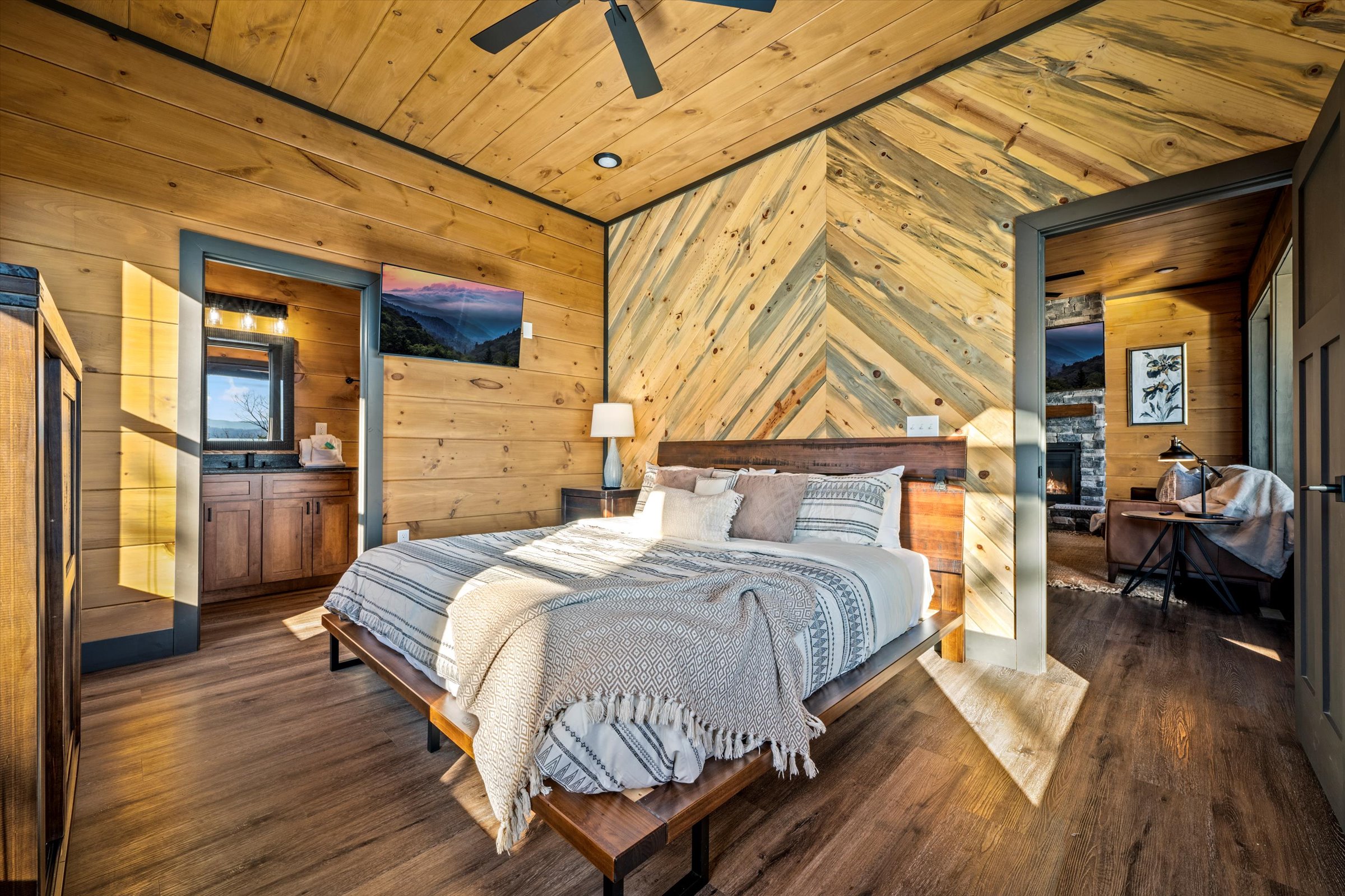 Sevierville, Tennessee, 37876, United States, 5 Bedrooms Bedrooms, ,6 BathroomsBathrooms,Residential,For Sale,1975935