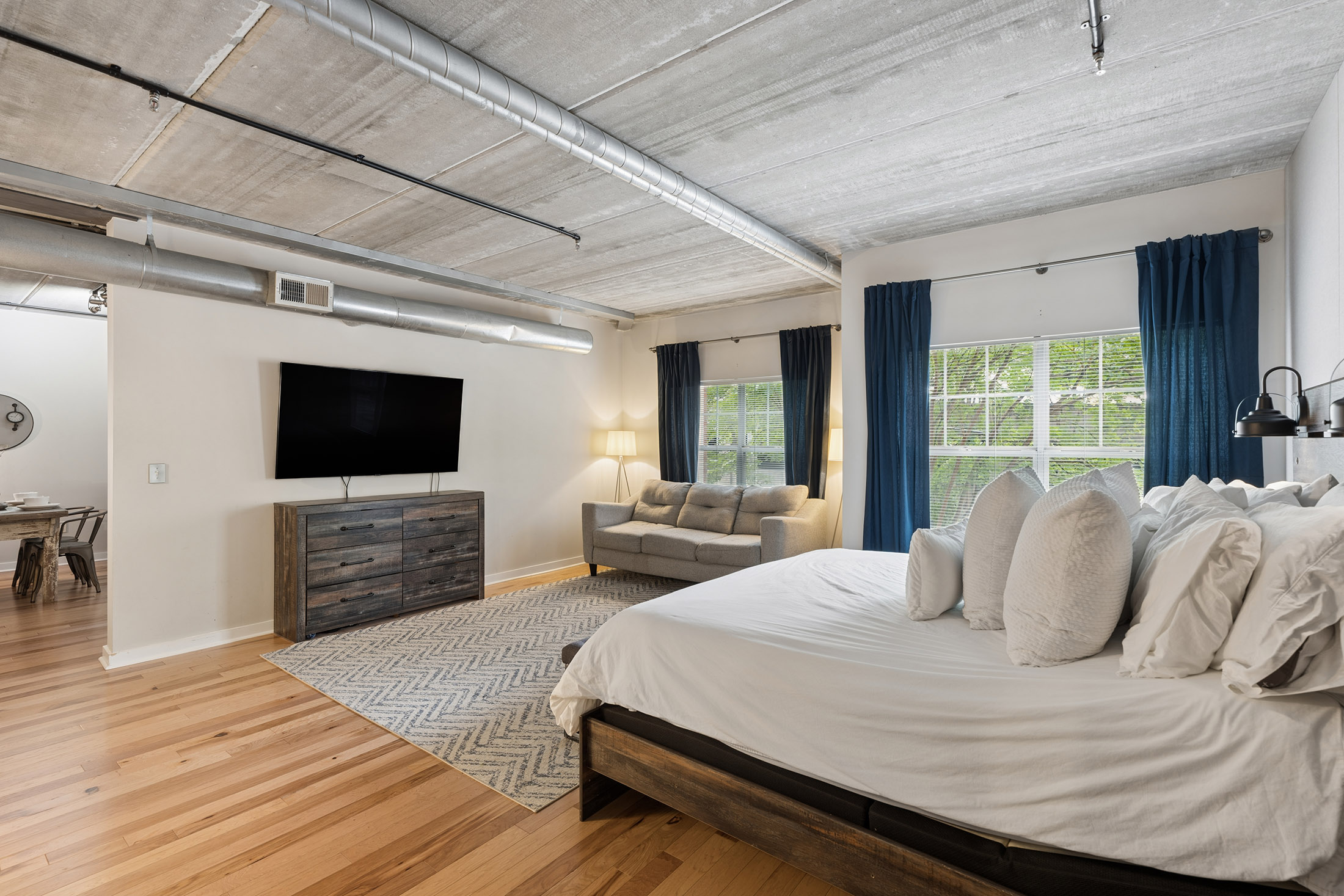  Spacious Heart-of-Midtown Condo - 物件實景