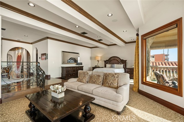 Long Beach, California, 90803, United States, 6 Bedrooms Bedrooms, ,8 BathroomsBathrooms,Residential,For Sale,1835519