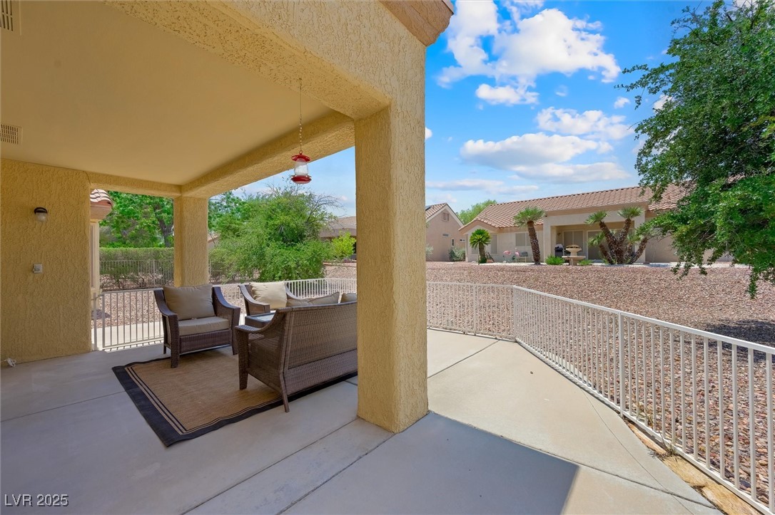 Las Vegas, Nevada, 89134, United States, 2 Bedrooms Bedrooms, ,2 BathroomsBathrooms,Residential,For Sale,1896521