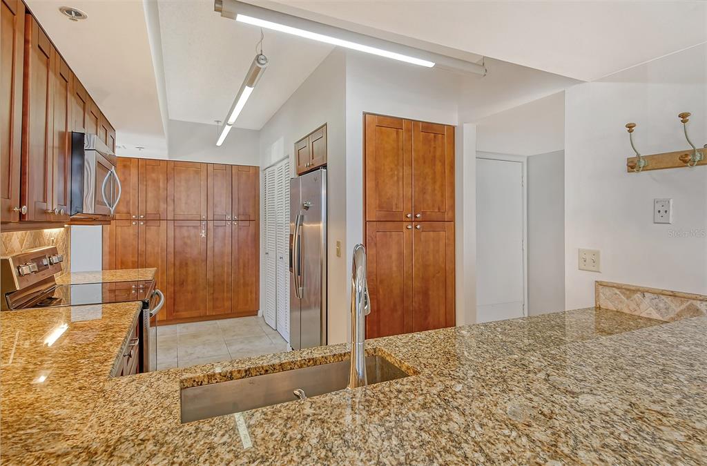 Longboat Key, Florida, 34228, United States, 2 Bedrooms Bedrooms, ,2 BathroomsBathrooms,Residential,For Sale,1989430