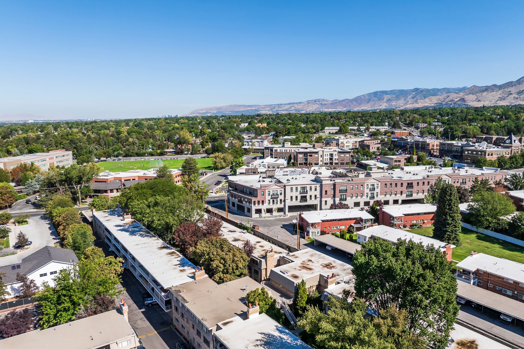  Light-Filled, Remodeled Living in the Heart of Holladay - 物件實景