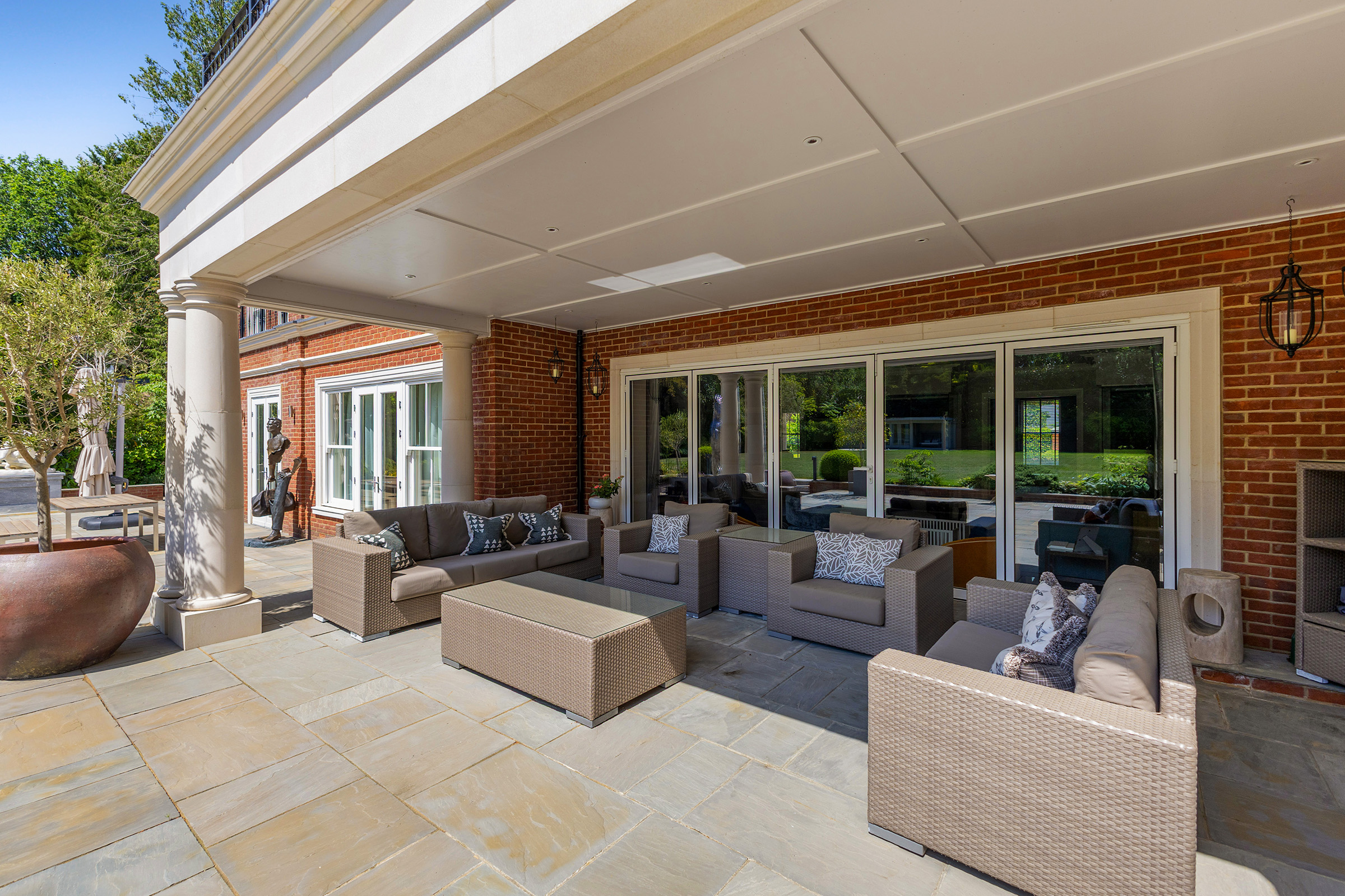  A Magnificent Contemporary Mansion in Ascot - 物件實景