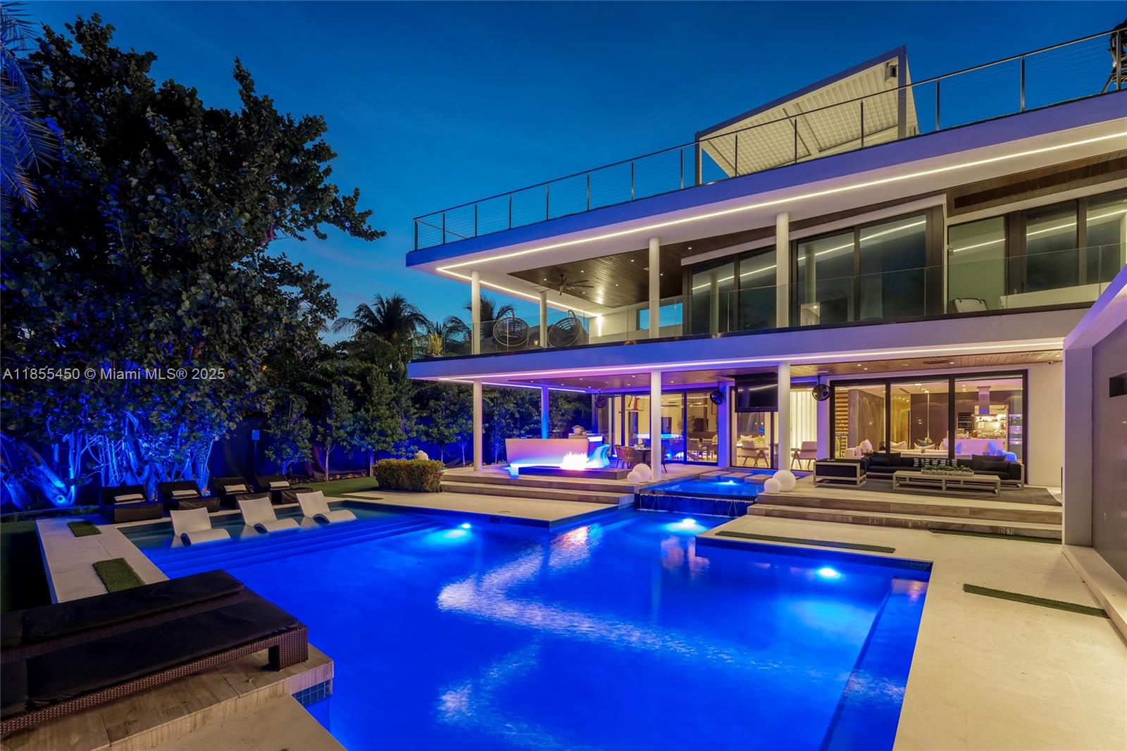 Miami Beach, Florida, 33140, United States, 5 Bedrooms Bedrooms, ,8 BathroomsBathrooms,Residential,For Sale,1918042