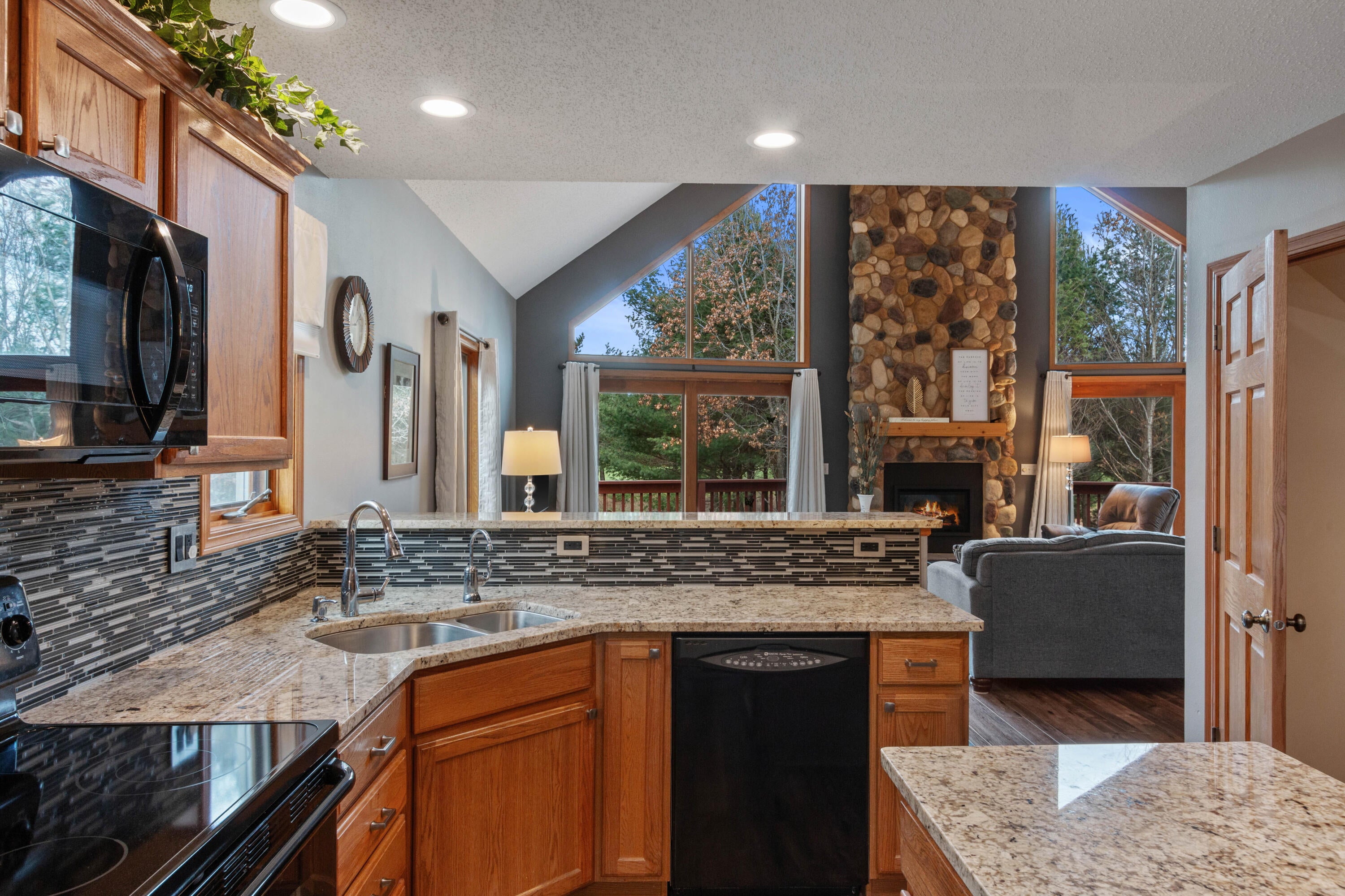 Rome, Wisconsin, 54457, United States, 3 Bedrooms Bedrooms, ,4 BathroomsBathrooms,Residential,For Sale,1975747