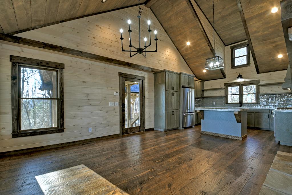 Mineral Bluff, Georgia, 30559, United States, 4 Bedrooms Bedrooms, ,5 BathroomsBathrooms,Residential,For Sale,1858917