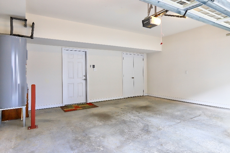 Williamsburg, Virginia, 23188, United States, 2 Bedrooms Bedrooms, ,4 BathroomsBathrooms,Residential,For Sale,1976349