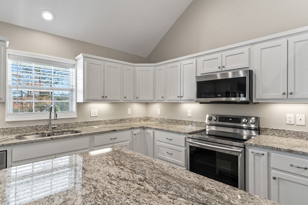 Blue Ridge, Georgia, 30513, United States, 3 Bedrooms Bedrooms, ,2 BathroomsBathrooms,Residential,For Sale,1987936