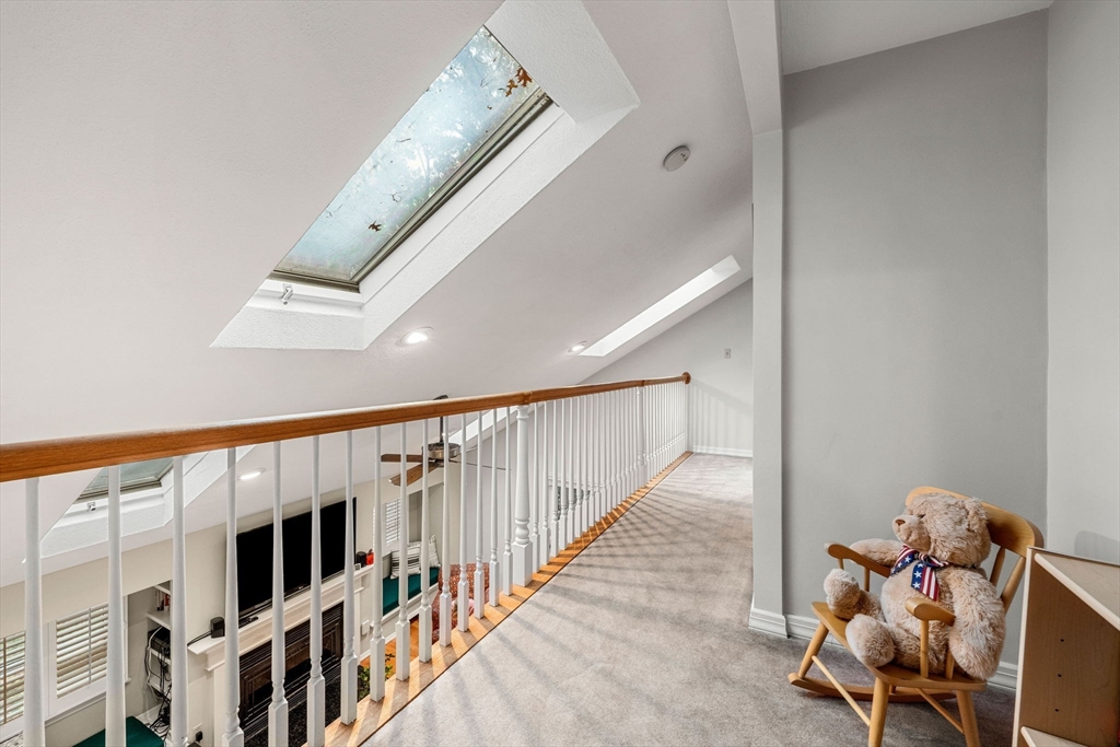 Andover, Massachusetts, 01810, United States, 4 Bedrooms Bedrooms, ,3 BathroomsBathrooms,Residential,For Sale,1987628