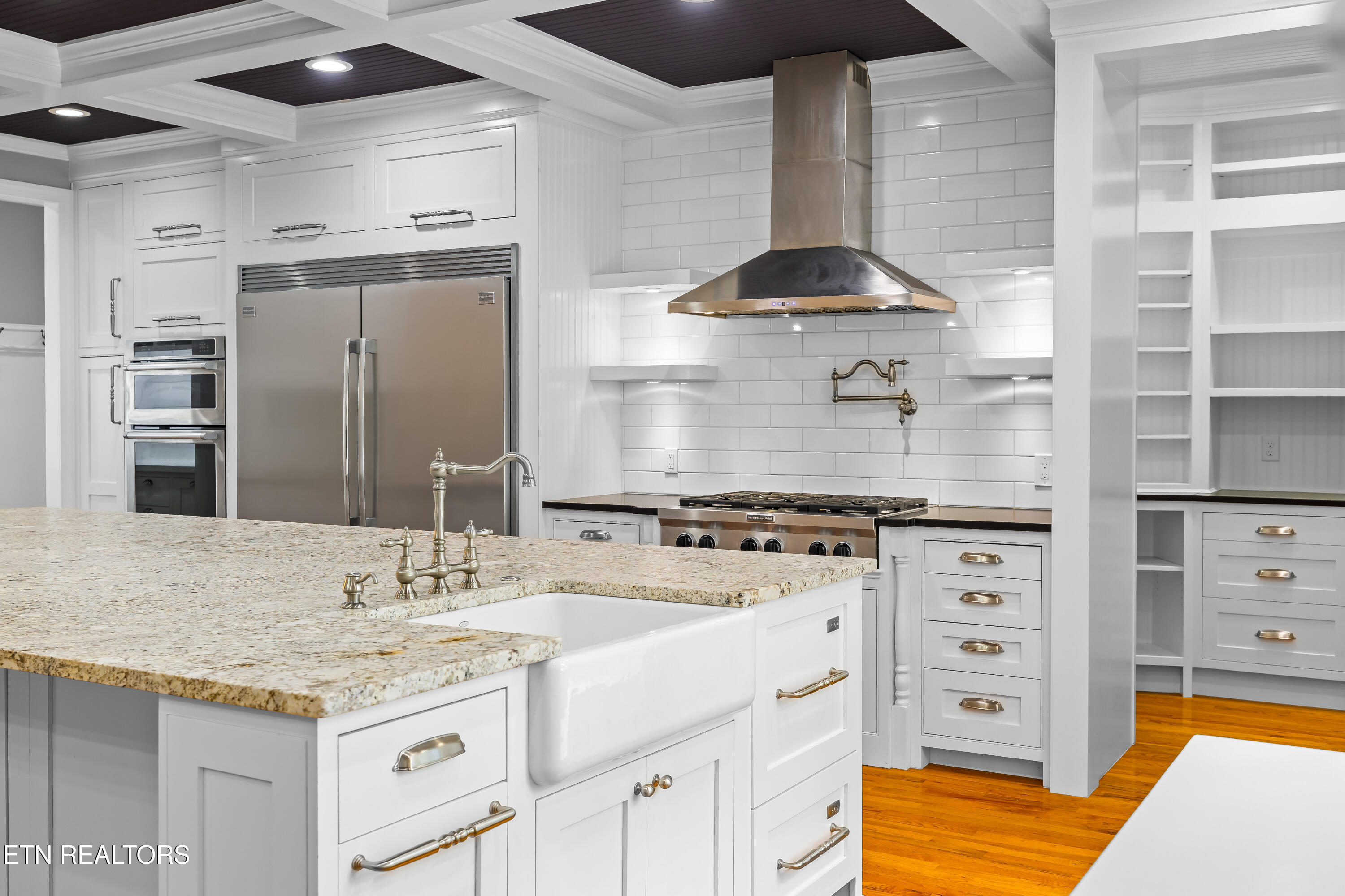 Maryville, Tennessee, 37803, United States, 4 Bedrooms Bedrooms, ,5 BathroomsBathrooms,Residential,For Sale,1984597