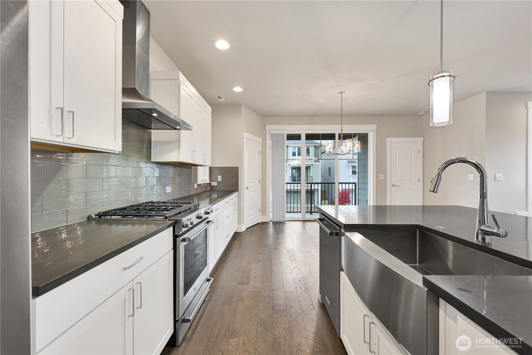 Lynnwood, Washington, 98087, United States, 4 Bedrooms Bedrooms, ,2 BathroomsBathrooms,Residential,For Sale,1990492