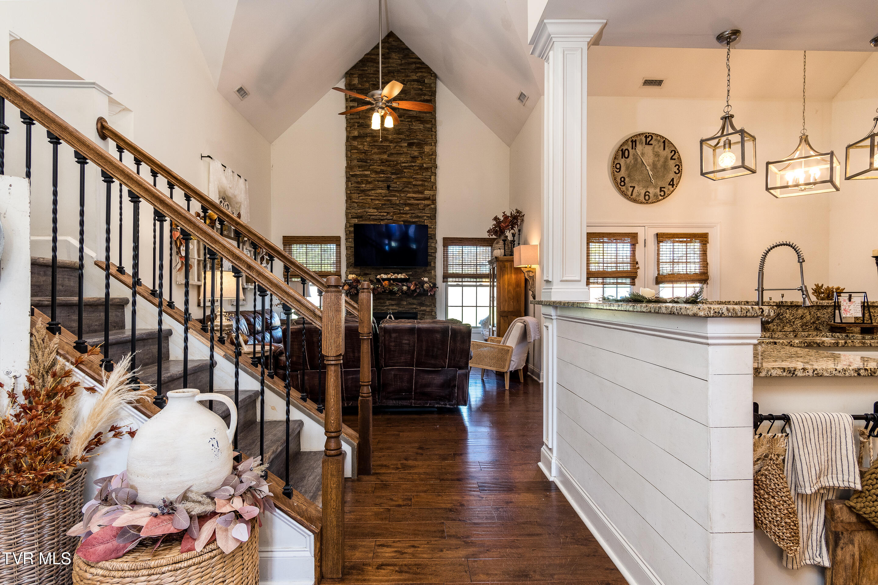 Piney Flats, Tennessee, 37686, United States, 4 Bedrooms Bedrooms, ,4 BathroomsBathrooms,Residential,For Sale,1988527