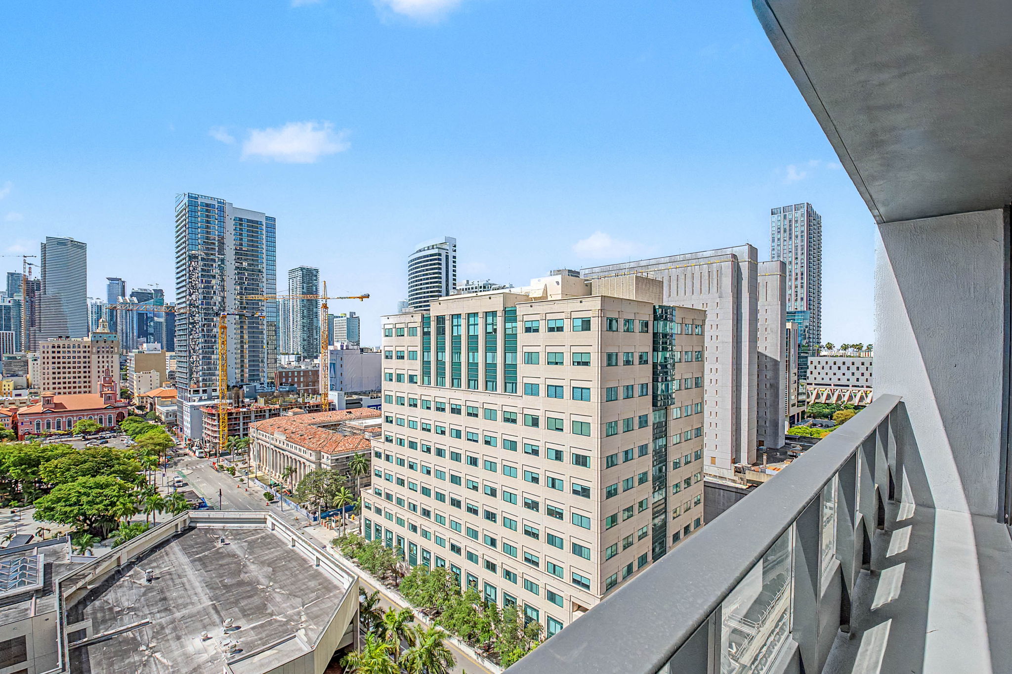  121 NE 25th St, Miami, FL, 33132 - 物件實景