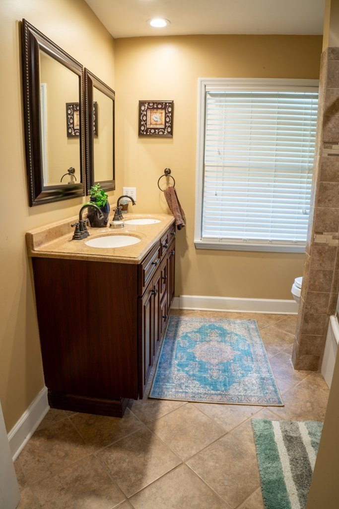 Prestonsburg, Kentucky, 41653, United States, 4 Bedrooms Bedrooms, ,5 BathroomsBathrooms,Residential,For Sale,2048061