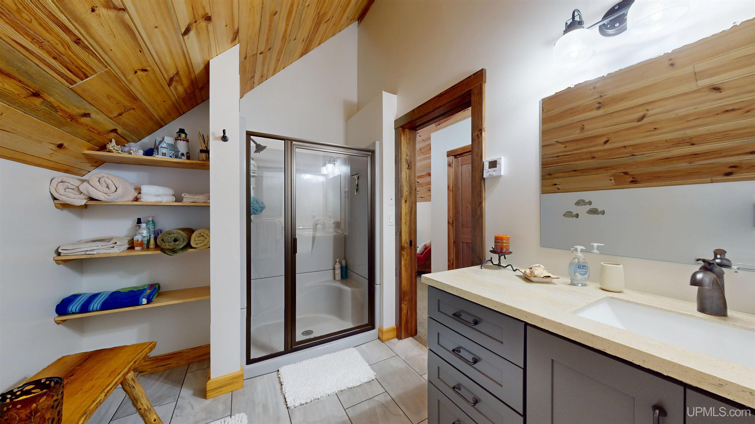 Marquette, Michigan, 49855, United States, 2 Bedrooms Bedrooms, ,4 BathroomsBathrooms,Residential,For Sale,1892873
