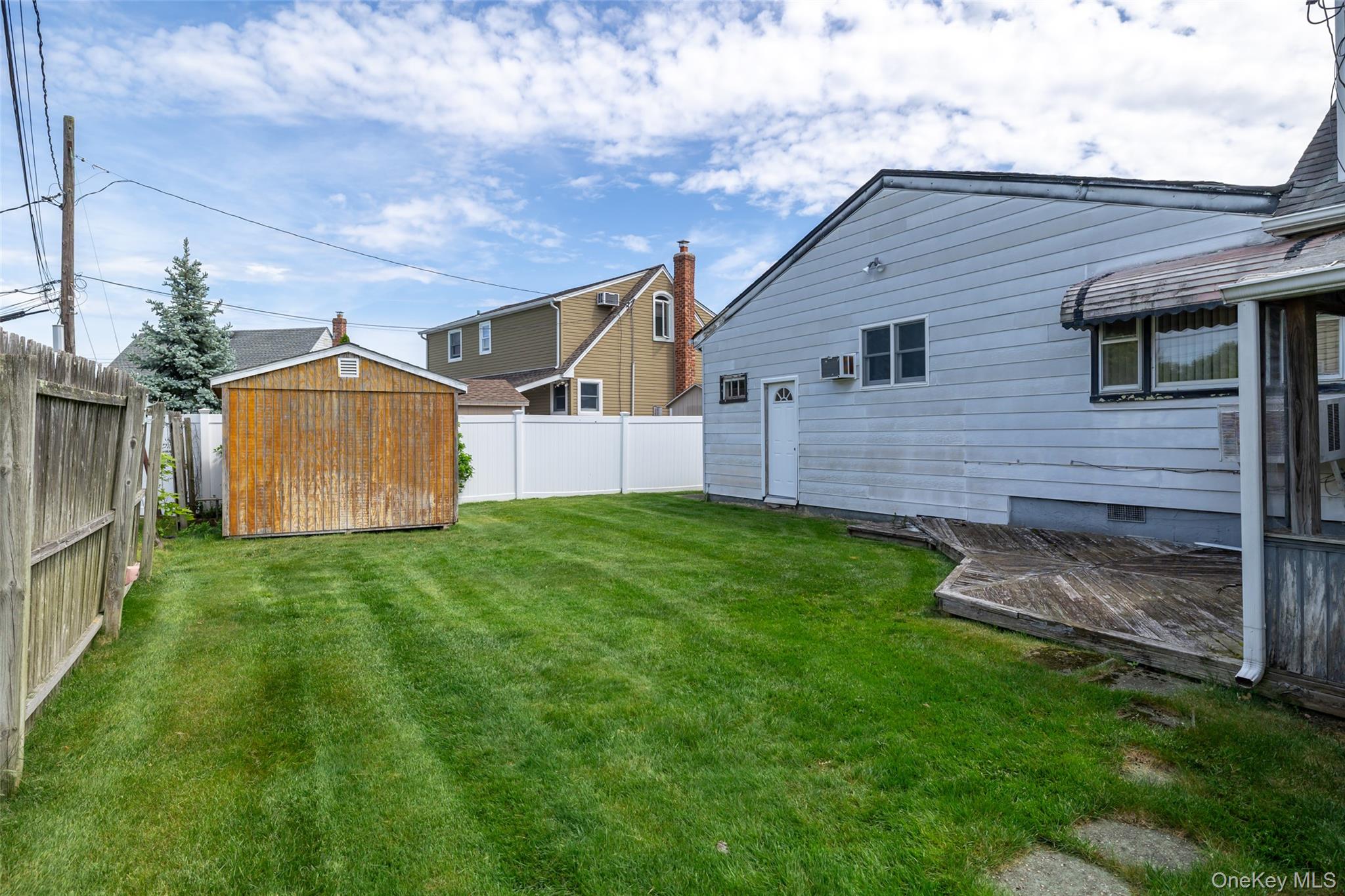 Seaford, New York, 11783, United States, 3 Bedrooms Bedrooms, ,2 BathroomsBathrooms,Residential,For Sale,2048212