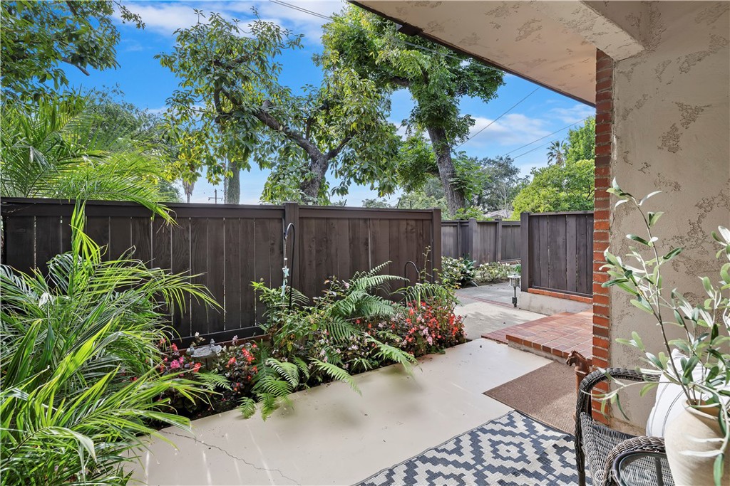 Sierra Madre, California, 91024, United States, 2 Bedrooms Bedrooms, ,3 BathroomsBathrooms,Residential,For Sale,1992859