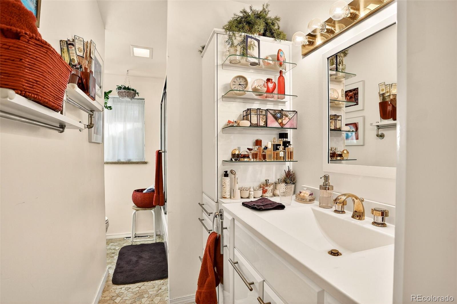 Littleton, Colorado, 80120, United States, 4 Bedrooms Bedrooms, ,1 BathroomBathrooms,Residential,For Sale,1988152