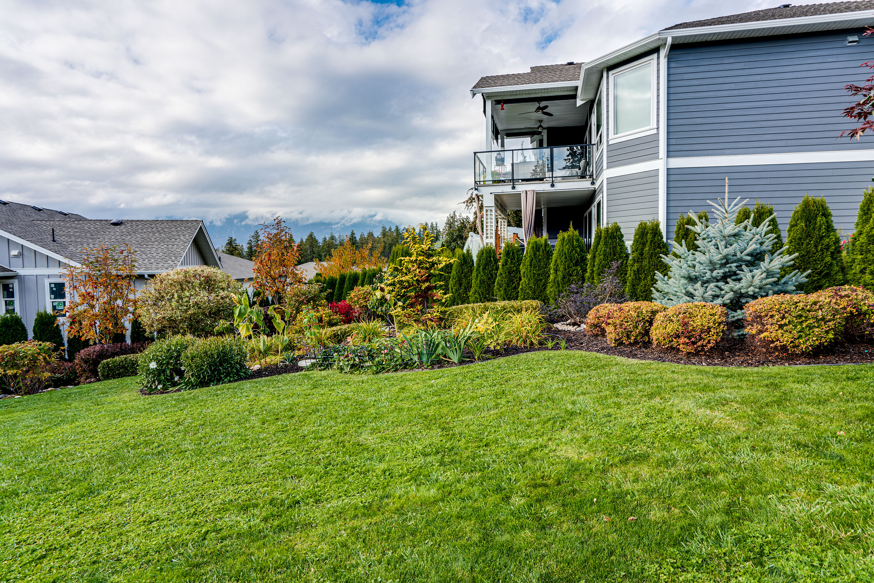  Landscaped Lakeview Lot - 物件實景