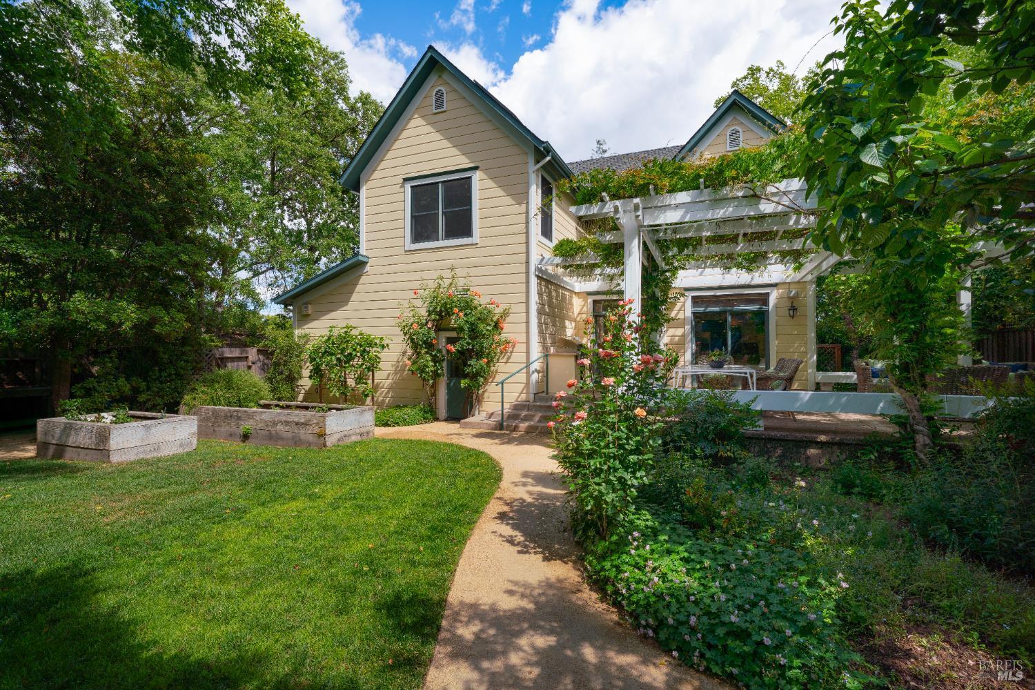 St. Helena, California, 94574, United States, 4 Bedrooms Bedrooms, ,4 BathroomsBathrooms,Residential,For Sale,1836928
