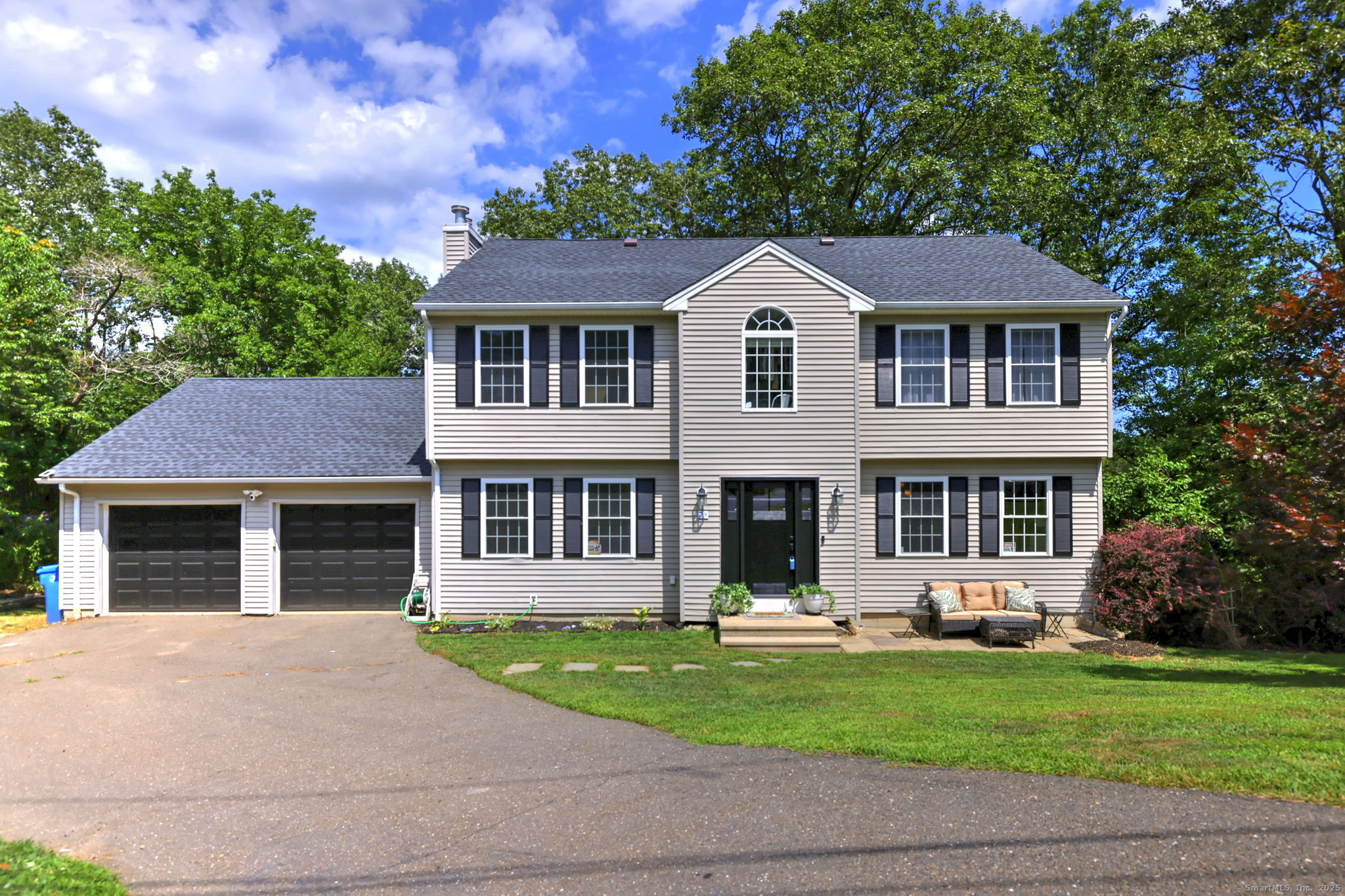 Shelton, Connecticut, 06484, United States, 4 Bedrooms Bedrooms, ,4 BathroomsBathrooms,Residential,For Sale,2001799