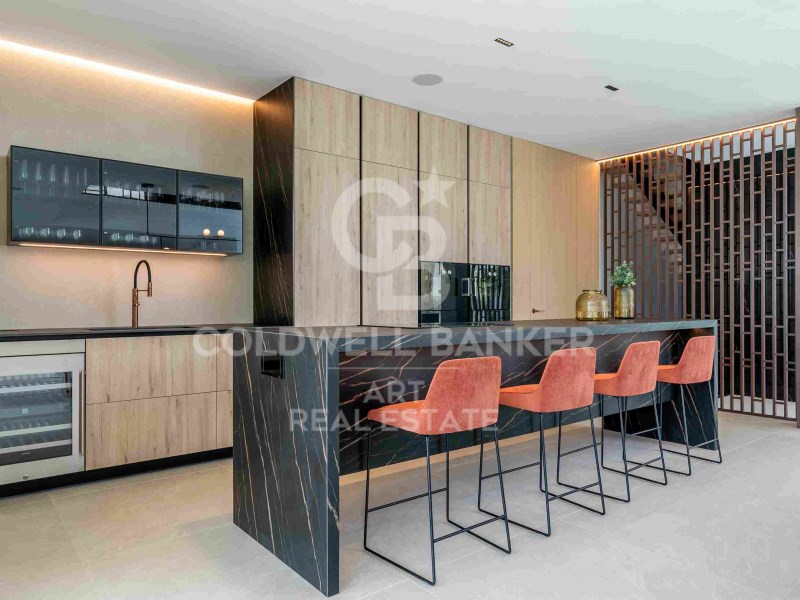 Marbella, Andalusia, ES, 5 Bedrooms Bedrooms, ,5 BathroomsBathrooms,Residential,For Sale,1805166