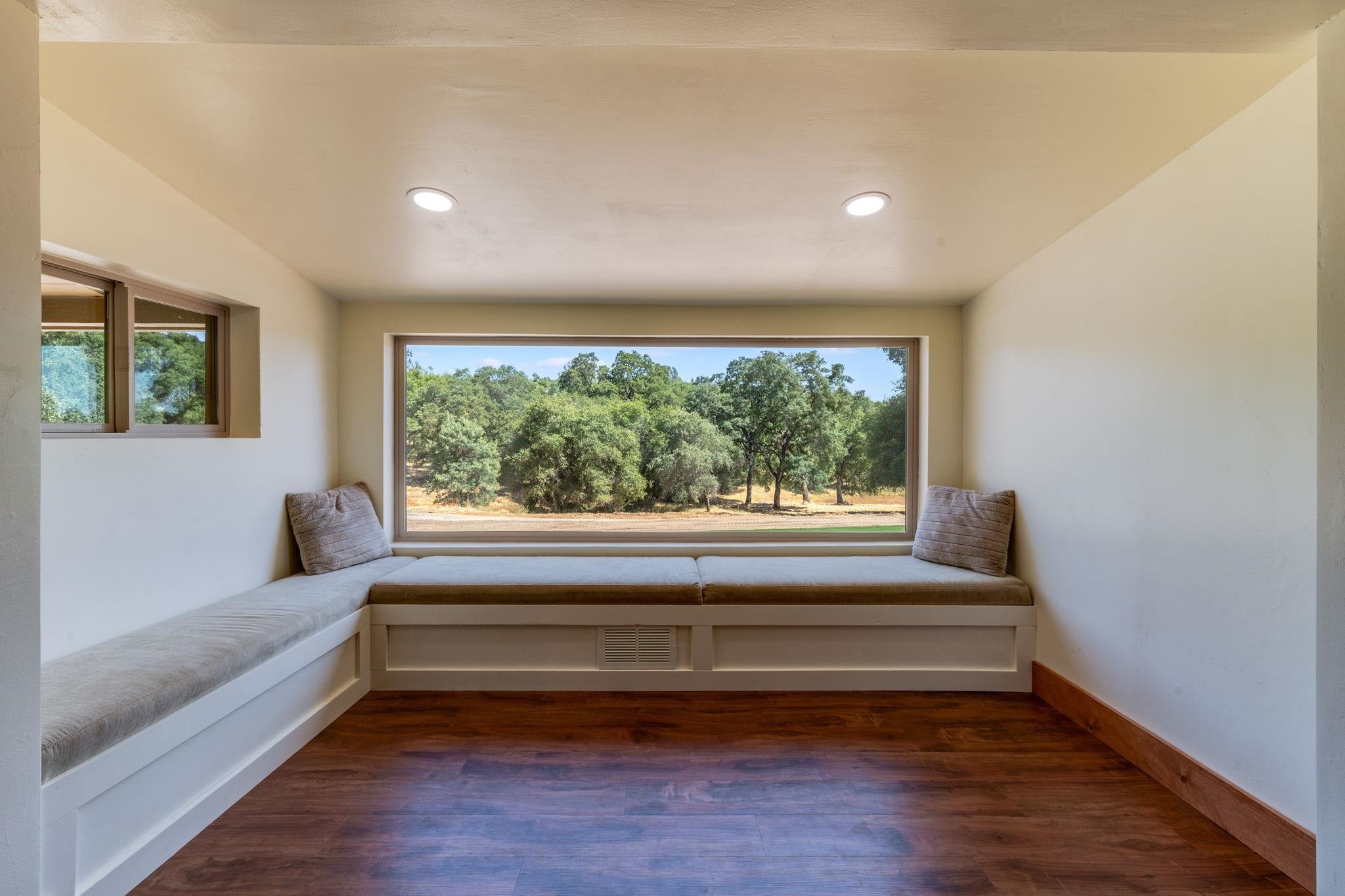 Shingle Springs, California, 95682, United States, 6 Bedrooms Bedrooms, ,2 BathroomsBathrooms,Residential,For Sale,2009241