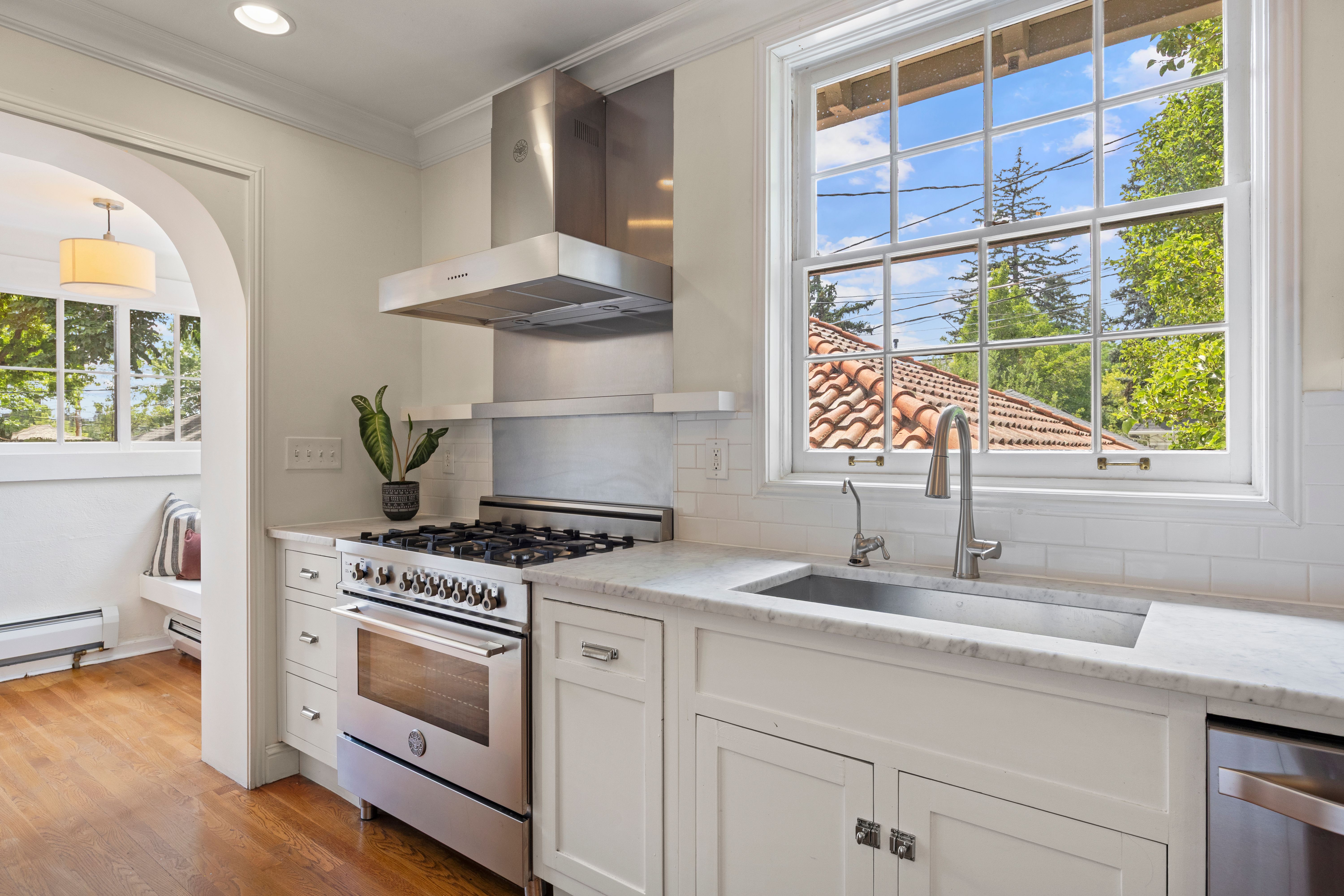  Mediterranean Masterpiece Spanning Prestigious 7th Avenue Parkway - 物件實景