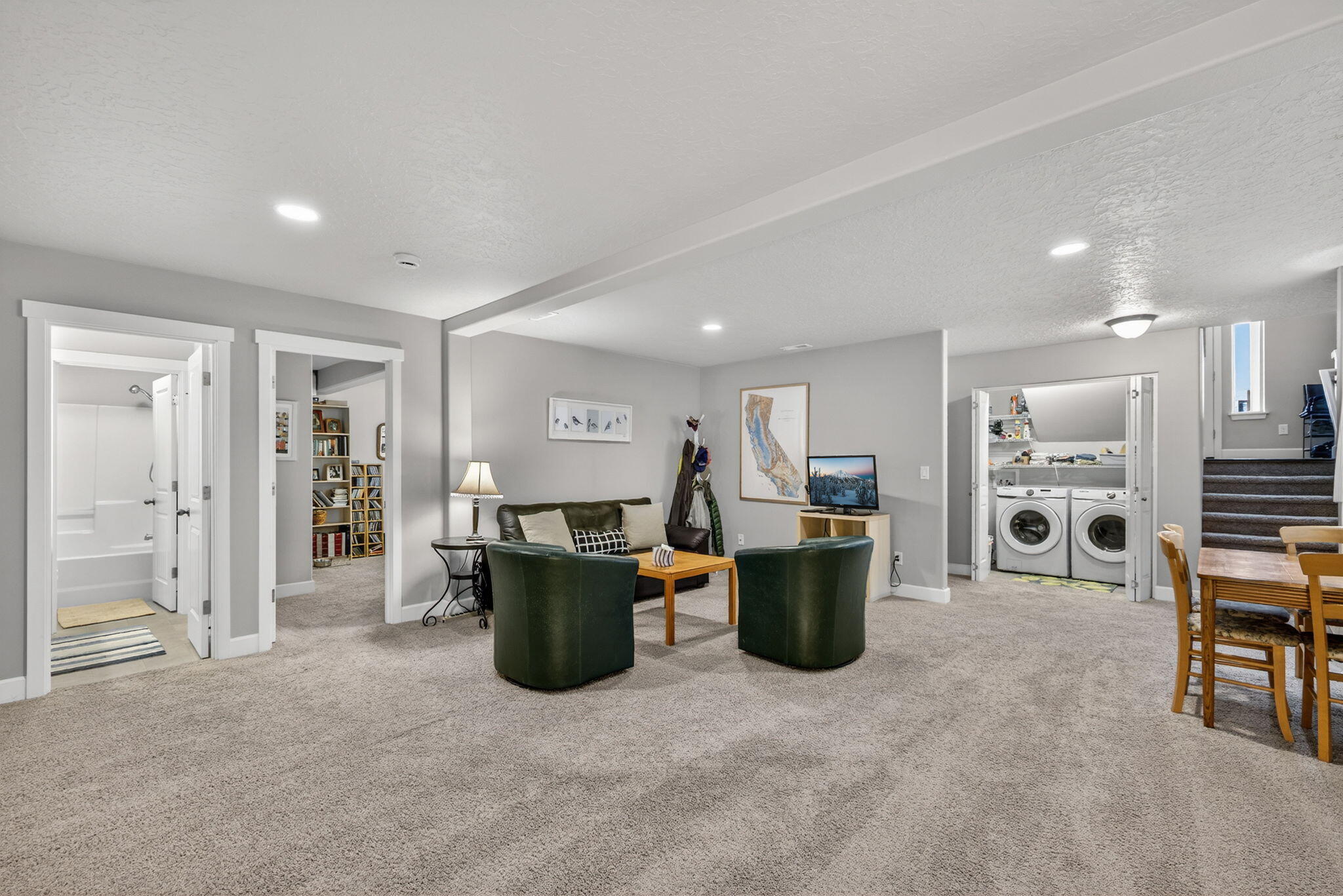 Bend, Oregon, 97701, United States, 4 Bedrooms Bedrooms, ,3 BathroomsBathrooms,Residential,For Sale,2003501