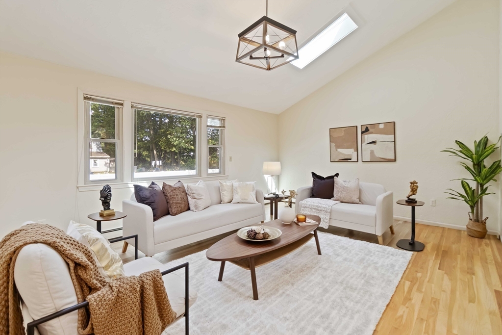 Natick, Massachusetts, 01760, United States, 4 Bedrooms Bedrooms, ,4 BathroomsBathrooms,Residential,For Sale,1950853