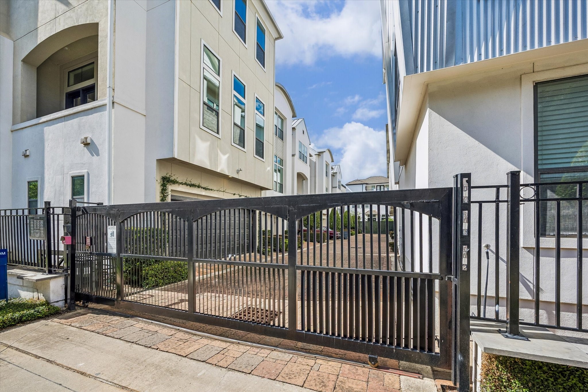  5718 Kansas Street C - 物件實景