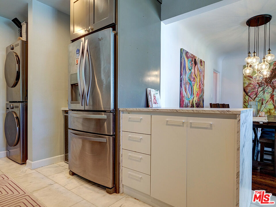 Los Angeles, California, 90019, United States, 4 Bedrooms Bedrooms, ,3 BathroomsBathrooms,Residential,For Sale,1924996