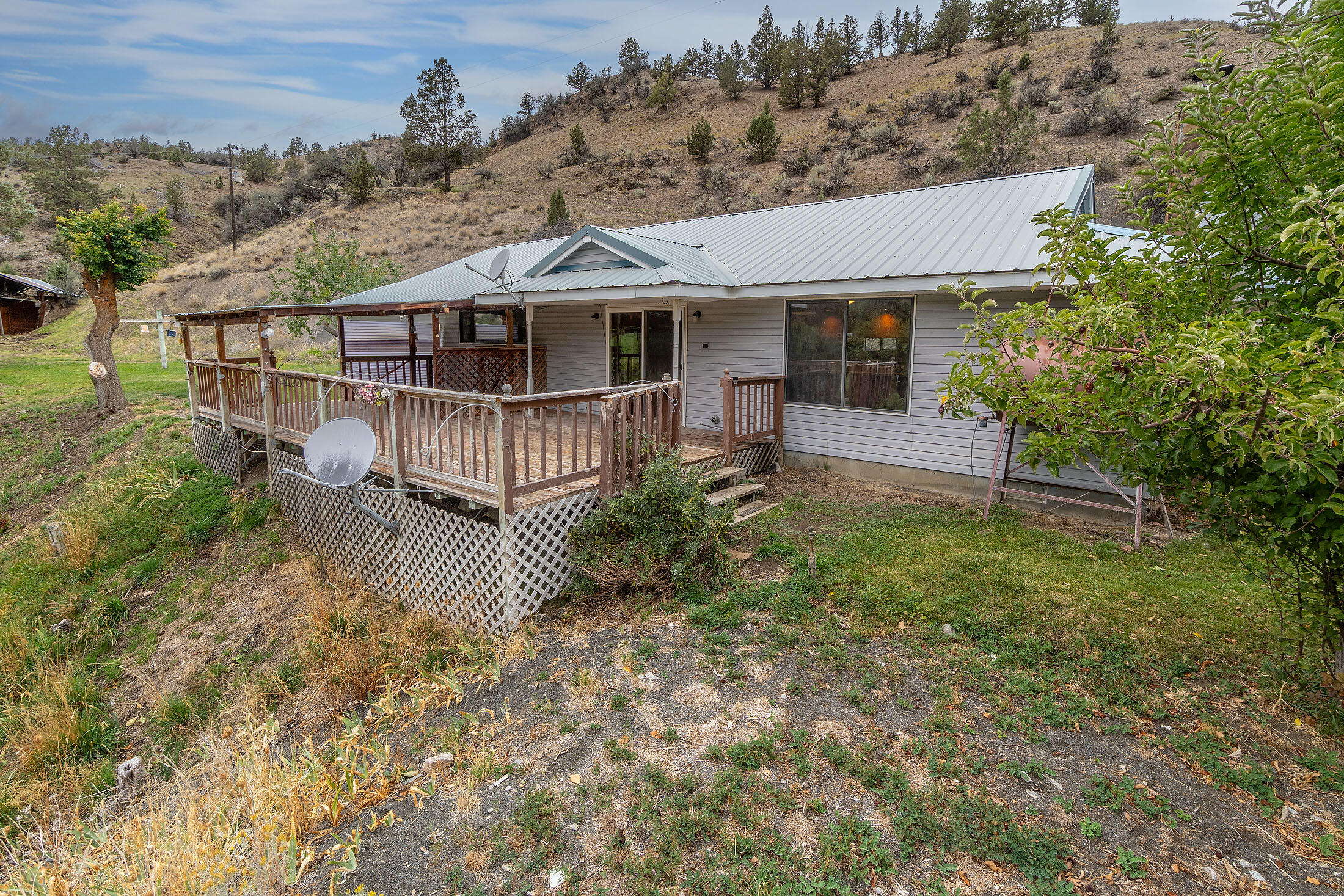 Mitchell, Oregon, 97750, United States, 3 Bedrooms Bedrooms, ,2 BathroomsBathrooms,Residential,For Sale,1965527