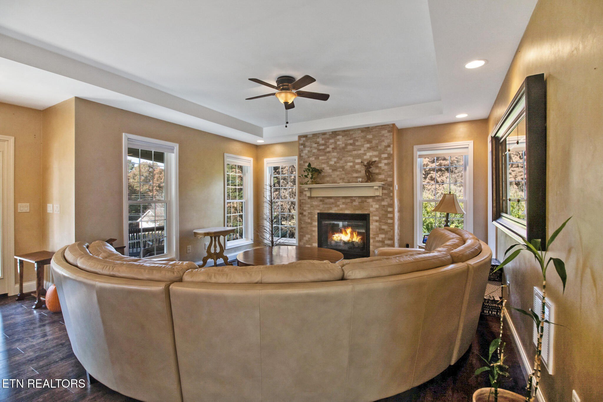 Crossville, Tennessee, 38558, United States, 3 Bedrooms Bedrooms, ,4 BathroomsBathrooms,Residential,For Sale,1930230