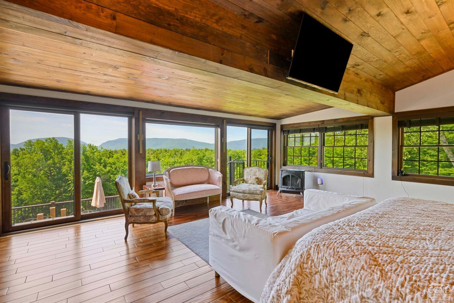 Tannersville, New York, 12485, United States, 6 Bedrooms Bedrooms, ,5 BathroomsBathrooms,Residential,For Sale,1947119
