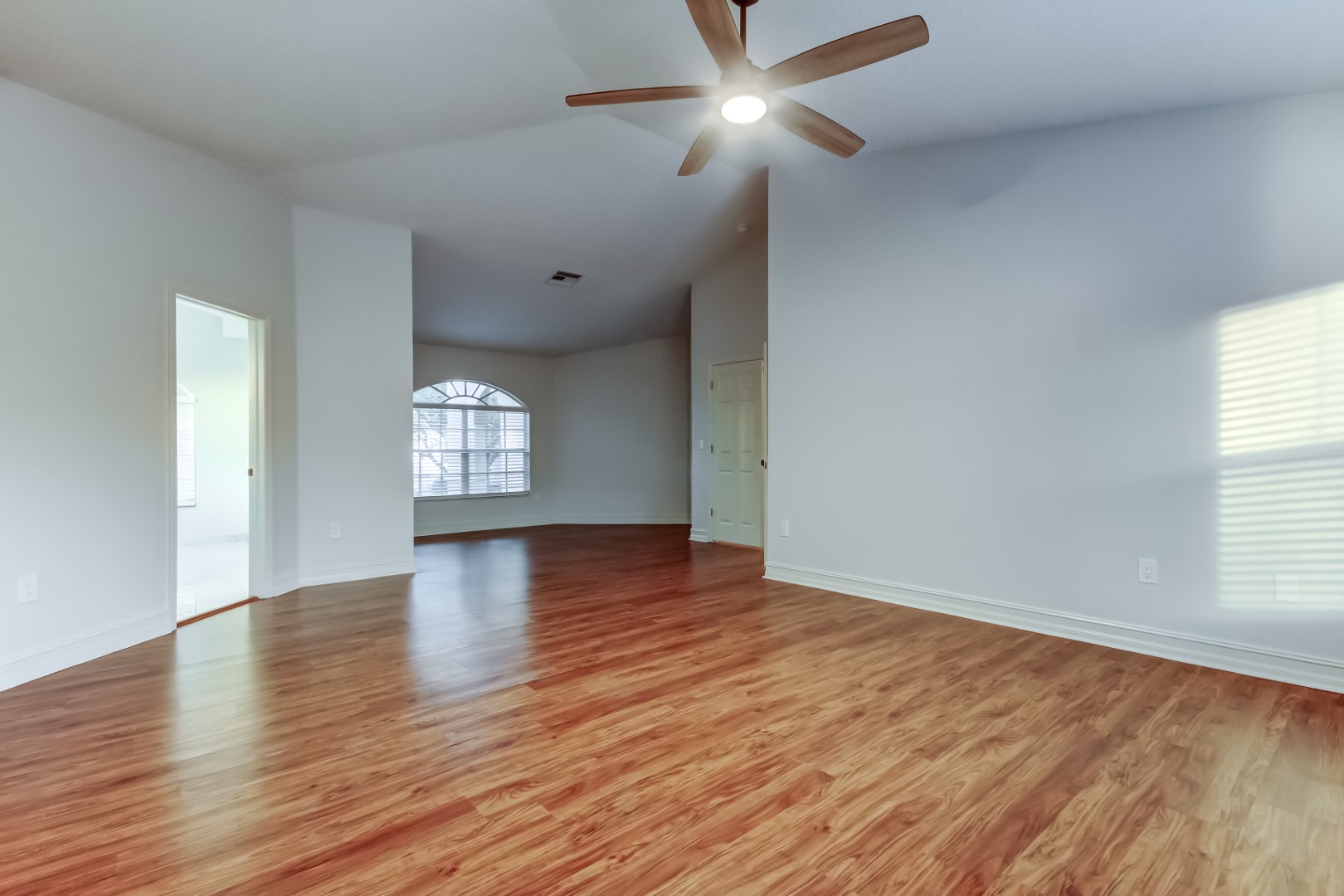 Tampa, Florida, 33647, United States, 5 Bedrooms Bedrooms, ,3 BathroomsBathrooms,Residential,For Sale,2015638