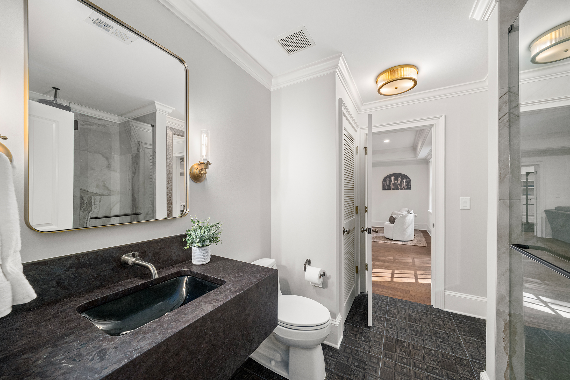  Located Within the Gated Greystone Farms Community in Milton - 物件實景